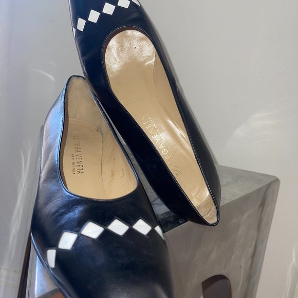BOTTEGA VENETA black and white checker diamond leather pumps - Picture 5 of 8